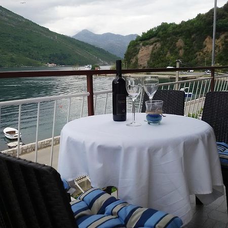 Apartmani Ivana Tivat Exterior photo