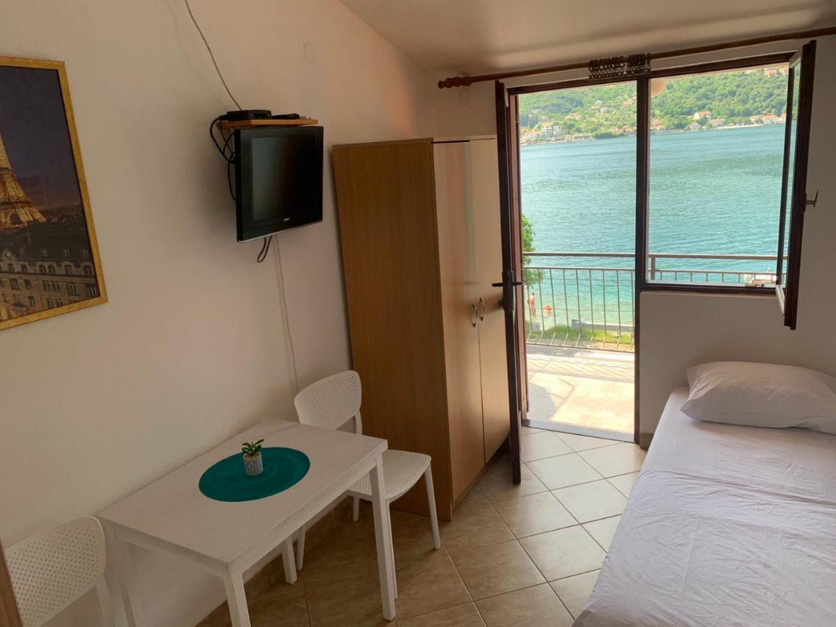 Apartmani Ivana Tivat Exterior photo