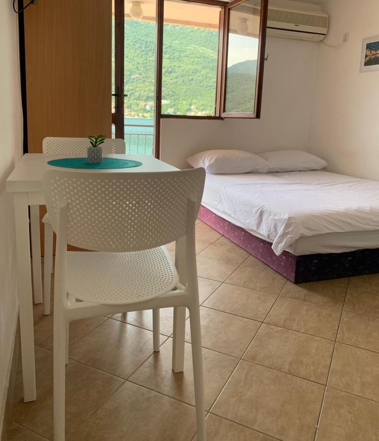 Apartmani Ivana Tivat Exterior photo