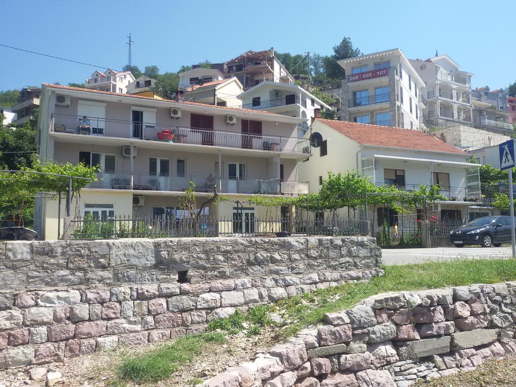 Apartmani Ivana Tivat Exterior photo