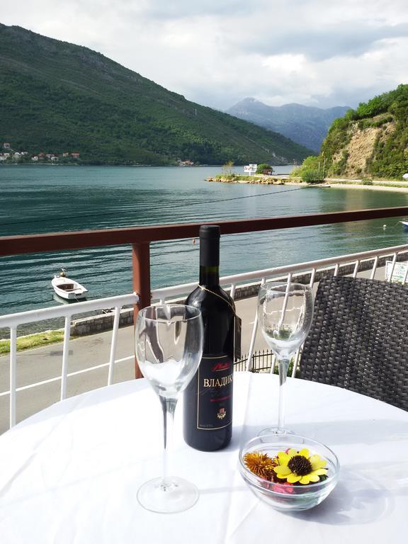 Apartmani Ivana Tivat Exterior photo